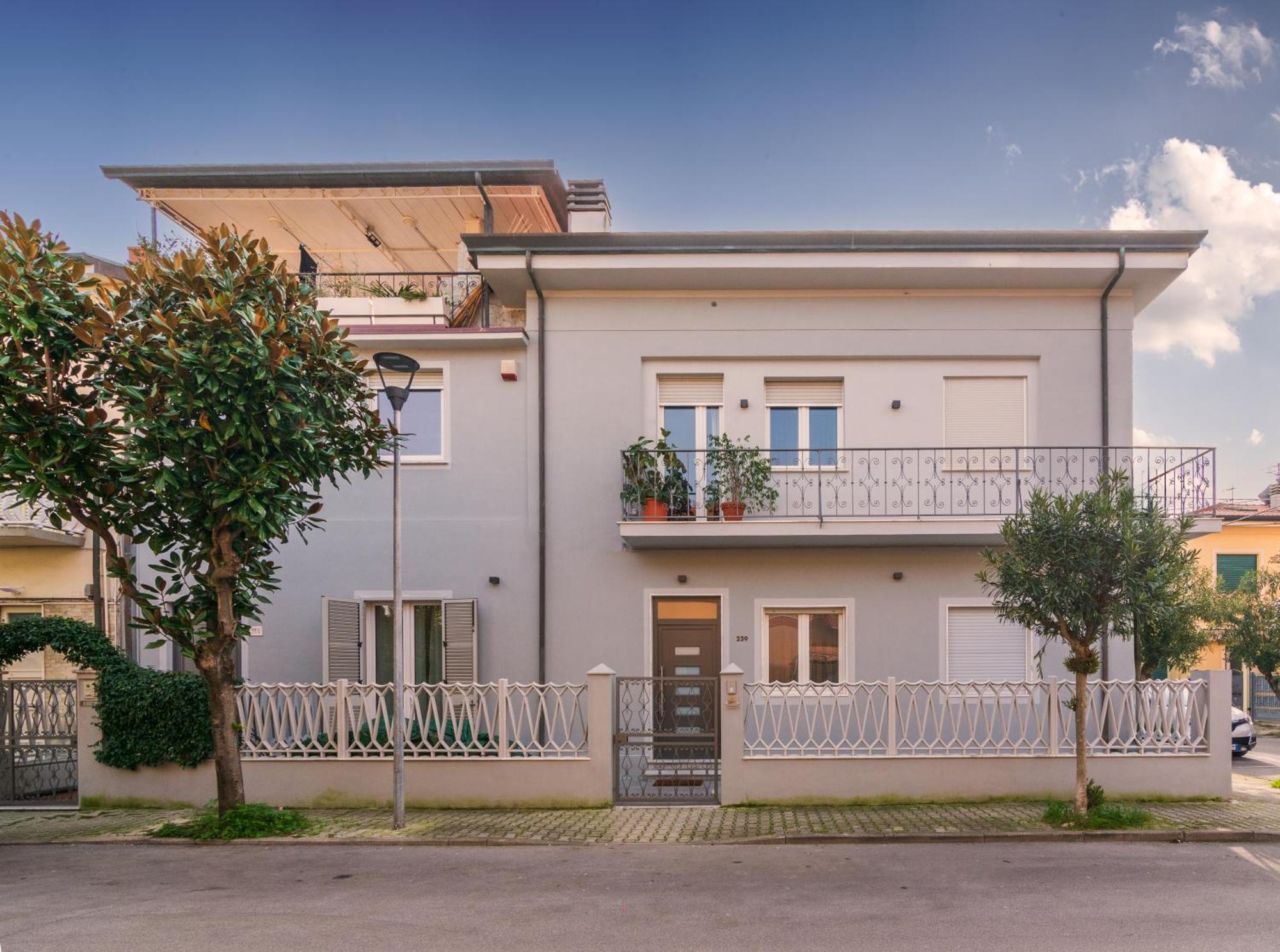 Casa Vacanze Da Antonio Ristrutturata Luglio 2023 Viareggio Eksteriør bilde